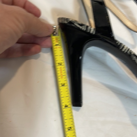 Nine West women’s NWOT strapped heel size 10 - Picture 9 of 9